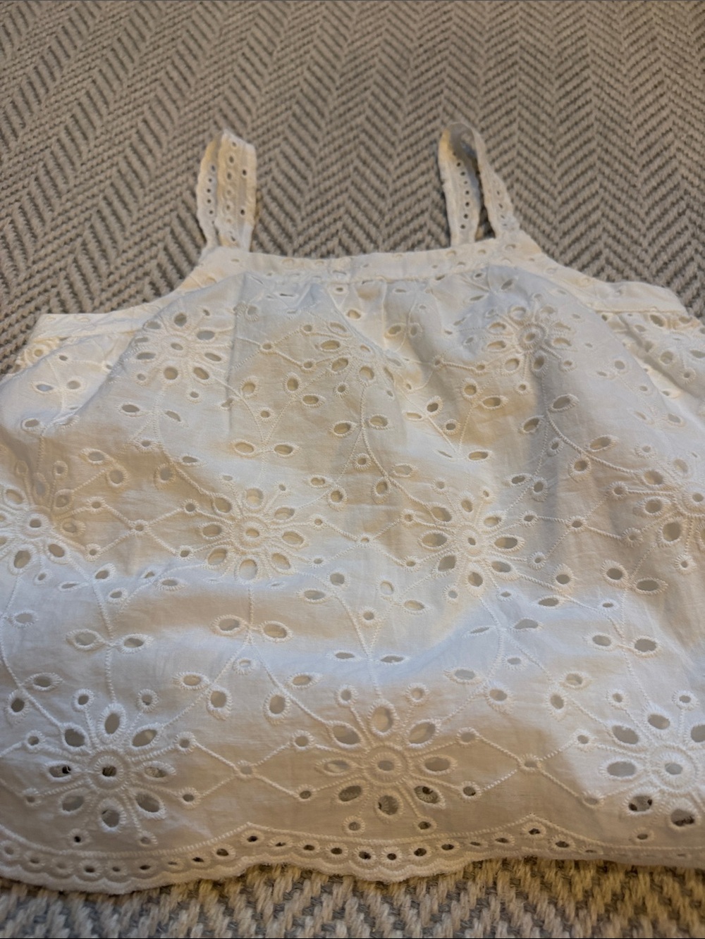 Zara Girls White Eyelet Set - Picture 3 of 4